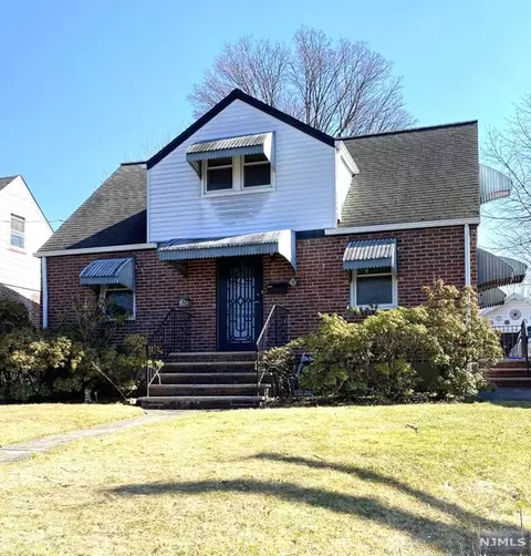 41 Highland Ave, Dumont, NJ 07628