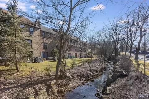 181 Long Hill Rd #I-7, Little Falls, NJ 07424