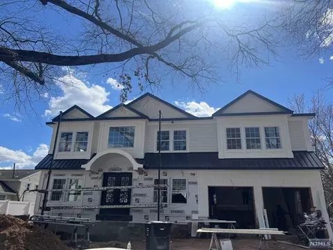 36 Alden Rd, Paramus, NJ 07652