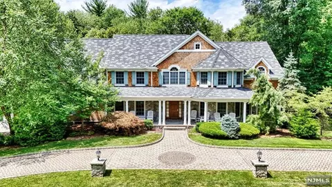 1 Cedarwood Ln, Saddle River, NJ 07458