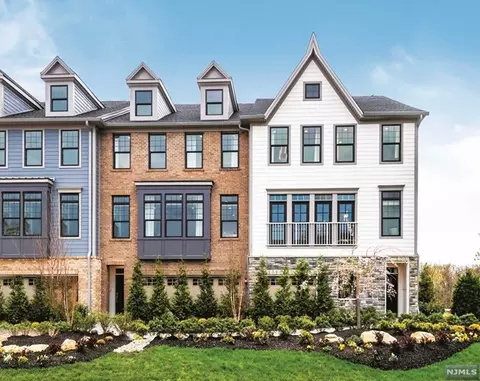43 Cinnamon Dr, Saddle River, NJ 07458