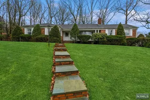 60 Homestead Rd, Tenafly, NJ 07670