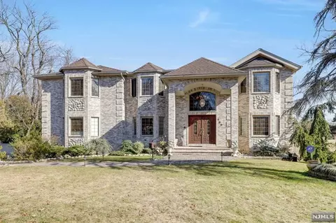 800 Highland Ave, Paramus, NJ 07652