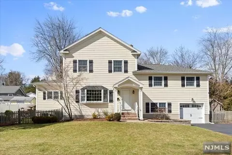 238 Momar Dr, Ramsey, NJ 07446