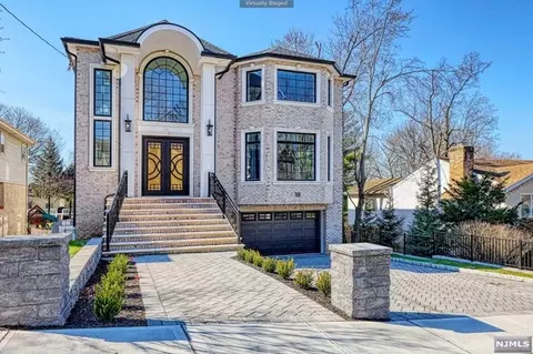 18 W Bayview Ave, Englewood Cliffs, NJ 07632