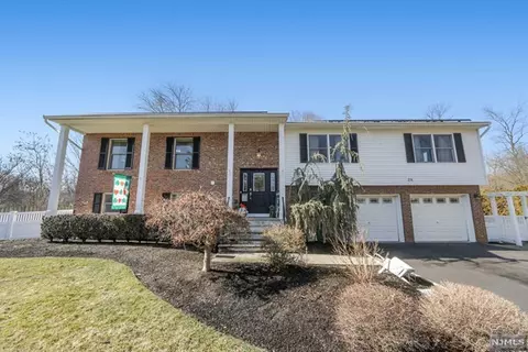 28 Sherman Ave, Waldwick, NJ 07463