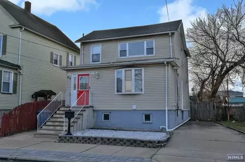 89 Grove St, Hackensack, NJ 07601