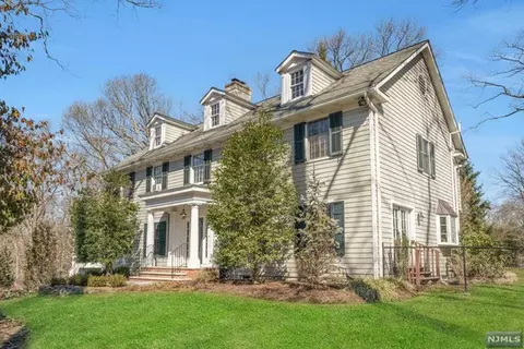 995 Dogwood Trl, Franklin Lakes, NJ 07417
