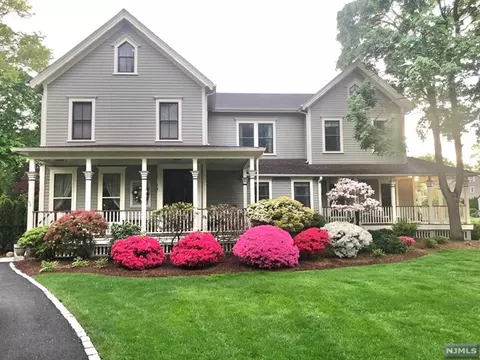 154 N Pleasant Ave, Ridgewood, NJ 07450