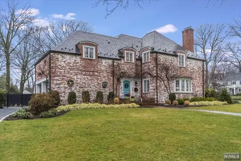 307 Glenwood Rd, Ridgewood, NJ 07450