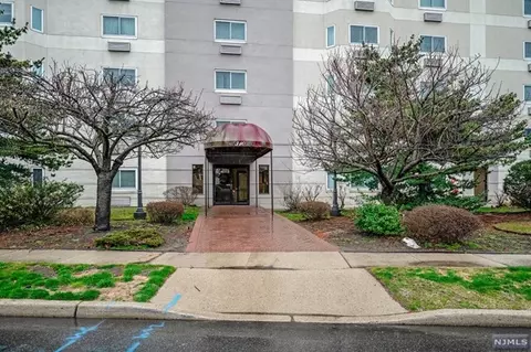 310 Lookout Ave #506, Hackensack, NJ 07601