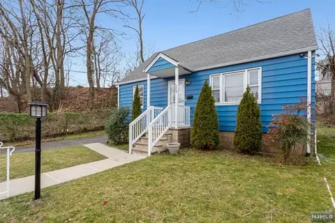 103 Corabelle Ave, Lodi, NJ 07644