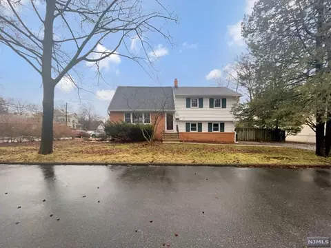 825 Martin Ave, Oradell, NJ 07649