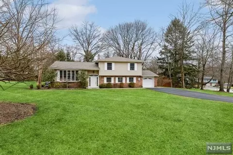 279 Cambridge Rd, Hillsdale, NJ 07642