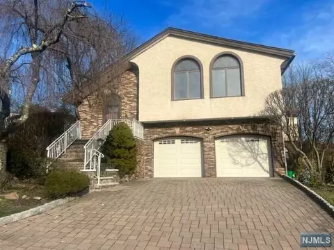 315 Arthur Ave, Englewood Cliffs, NJ 07632