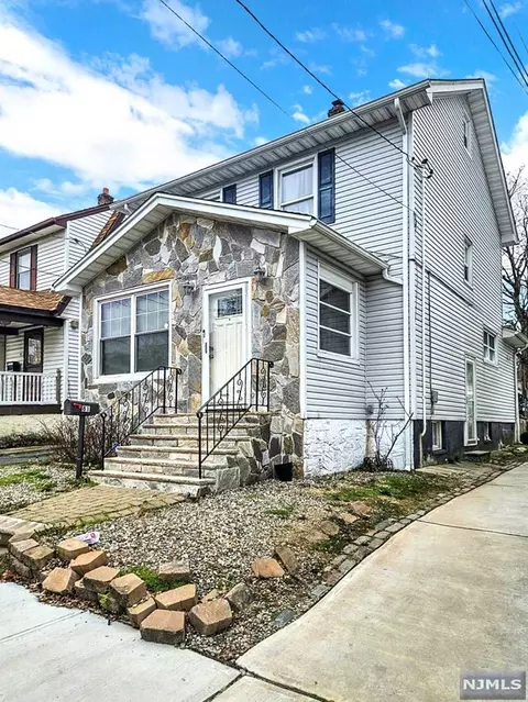 81 Hillside Ter, Irvington, NJ 07111