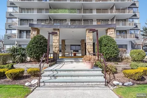 235 Prospect Ave #14E, Hackensack, NJ 07601