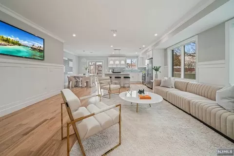 311 8th St #1, Fairview, NJ 07022