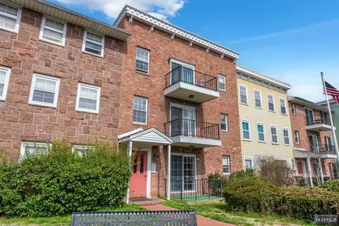1005 Unicorn Way, Clifton, NJ 07011