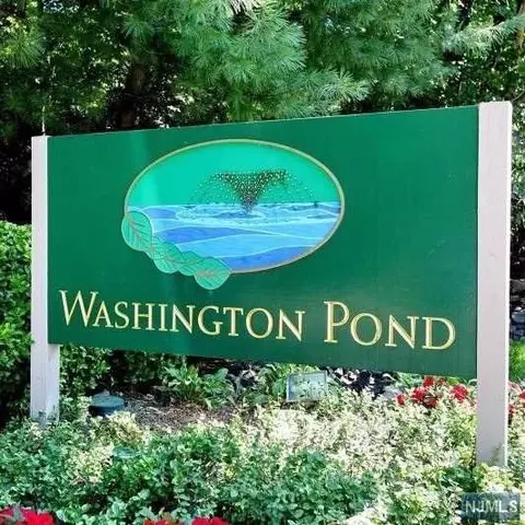 300 Pond Ct, Township Of Washington, NJ 07676