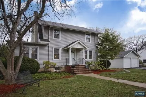 1 Walnut Pl, Allendale, NJ 07401