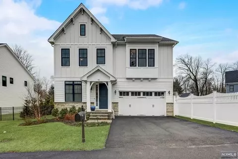 910 Hollywood Ave, Ho Ho Kus, NJ 07423