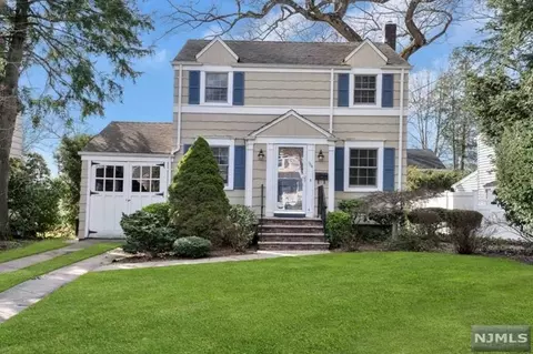 106 Waldwick Ave, Waldwick, NJ 07463