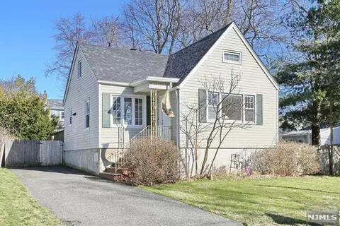 200 Evergreen St, Hillsdale, NJ 07642