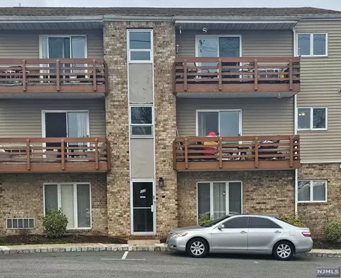 688 Union Ave #E4, Belleville, NJ 07109