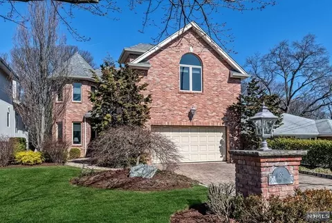 83 Irving Ave, Englewood Cliffs, NJ 07632