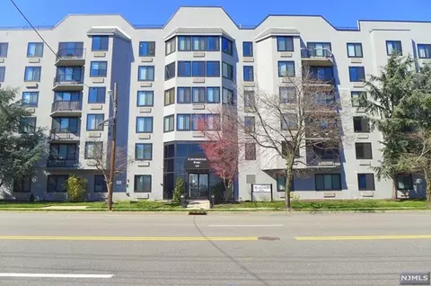 115 Polifly Rd #1F, Hackensack, NJ 07601