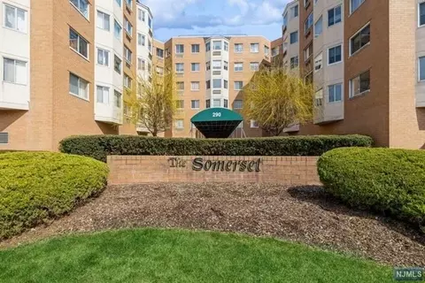290 Anderson St #5N, Hackensack, NJ 07601