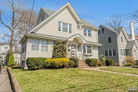 341 Herrick Ave, Teaneck, NJ 07666