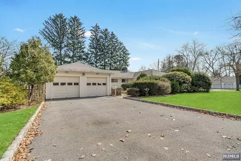 481 W Saddle River Rd, Ridgewood, NJ 07450