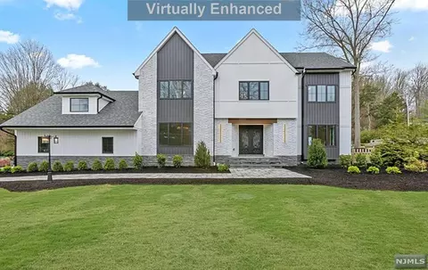36 Hillcrest Dr, Saddle River, NJ 07458