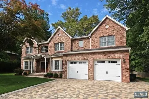 5 Day Ave, Tenafly, NJ 07670