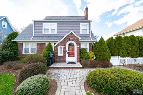 881 Bogert Rd, River Edge, NJ 07661