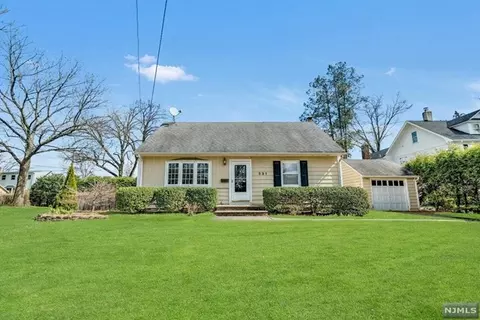 331 N Pleasant Ave, Ridgewood, NJ 07450