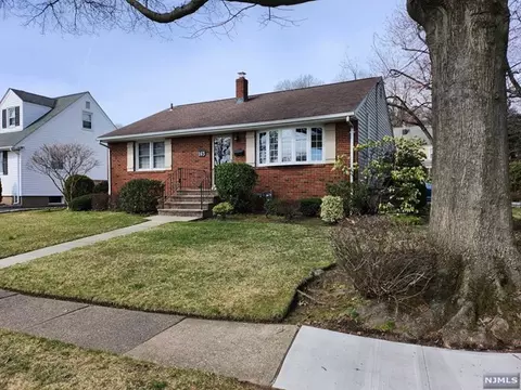 163 Oldfield Ave, Hasbrouck Heights, NJ 07604