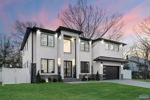 72 Jay Dr, Paramus, NJ 07652 photo 1