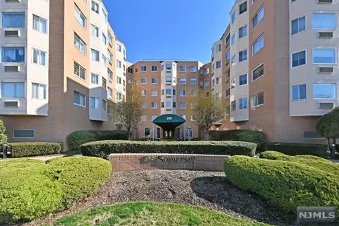 290 Anderson St #3L, Hackensack, NJ 07601