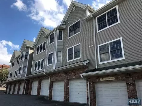 270 Grand Ave #3C, Palisades Park, NJ 07650