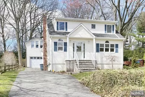 513 Franklin Ter, Wyckoff, NJ 07481