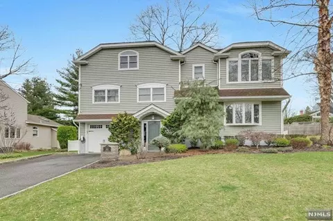 408 Lafayette St, Cresskill, NJ 07626