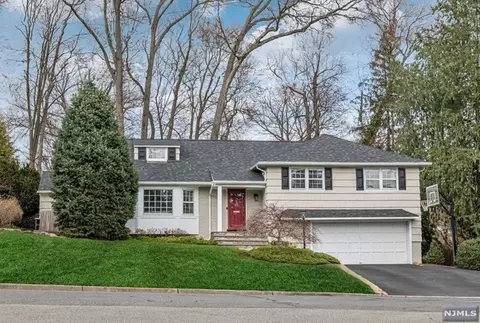 111 Ardmore Rd, Ho Ho Kus, NJ 07423