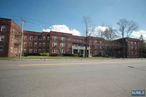 975-995 Teaneck Rd #3E, Teaneck, NJ 07666