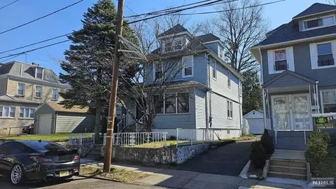 15 6th St, Ridgefield Park, NJ 07660