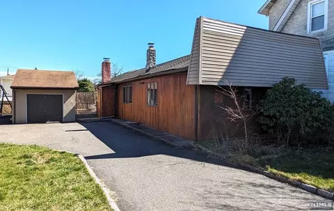 296 Westervelt Pl, Lodi, NJ 07644