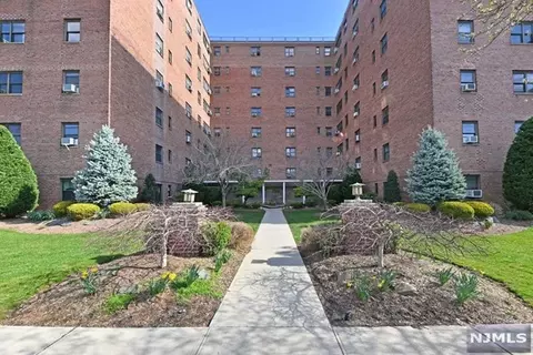 208 Anderson St #N2D, Hackensack, NJ 07601