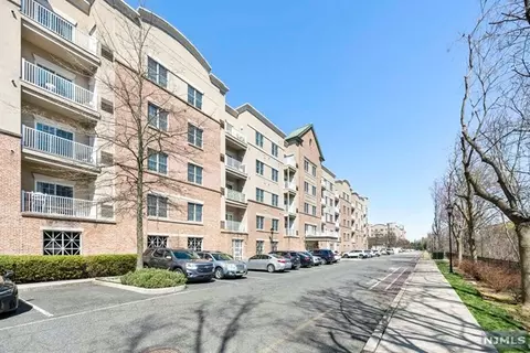 2314 Windsor Park Ct #2314, Englewood, NJ 07631